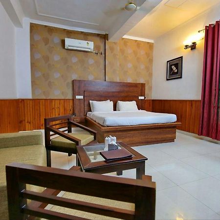 Red Apple Hotel Sangrur Eksteriør billede